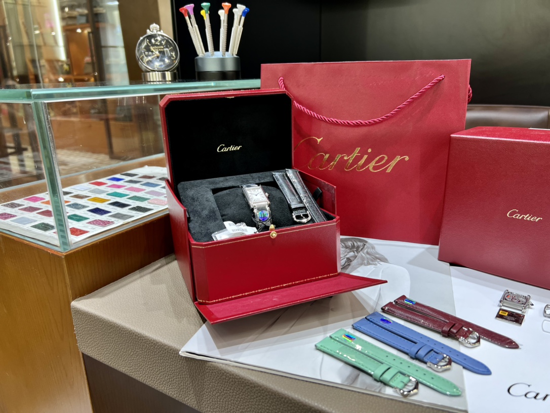 Cartier Tank 33.7mm