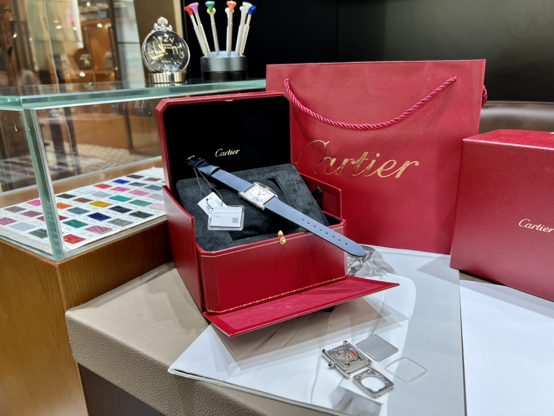 Cartier Tank 33.7mm