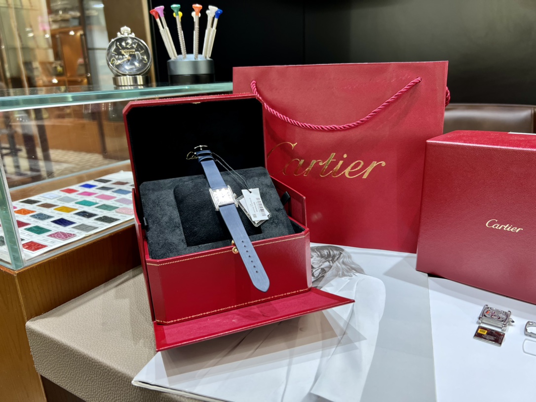 Cartier Tank 33.7mm