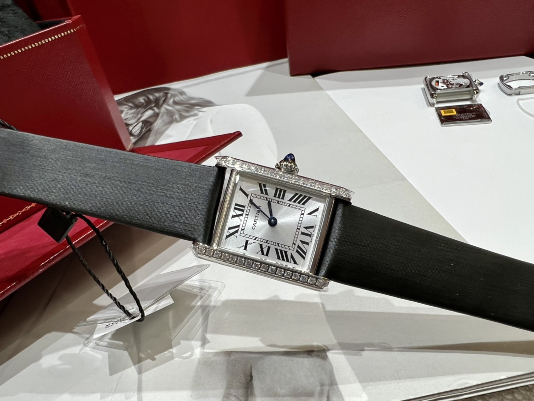 Cartier Tank 33.7mm