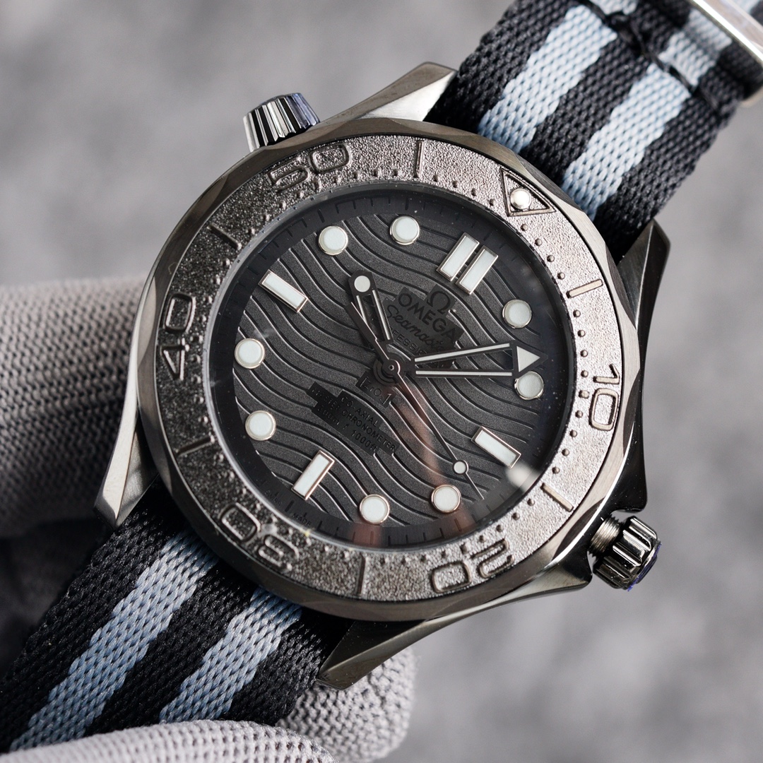 Omega Seamaster Black 2021