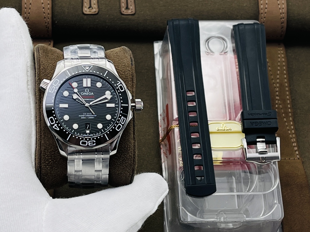 Omega Seamaster Black 8800 42mm VS