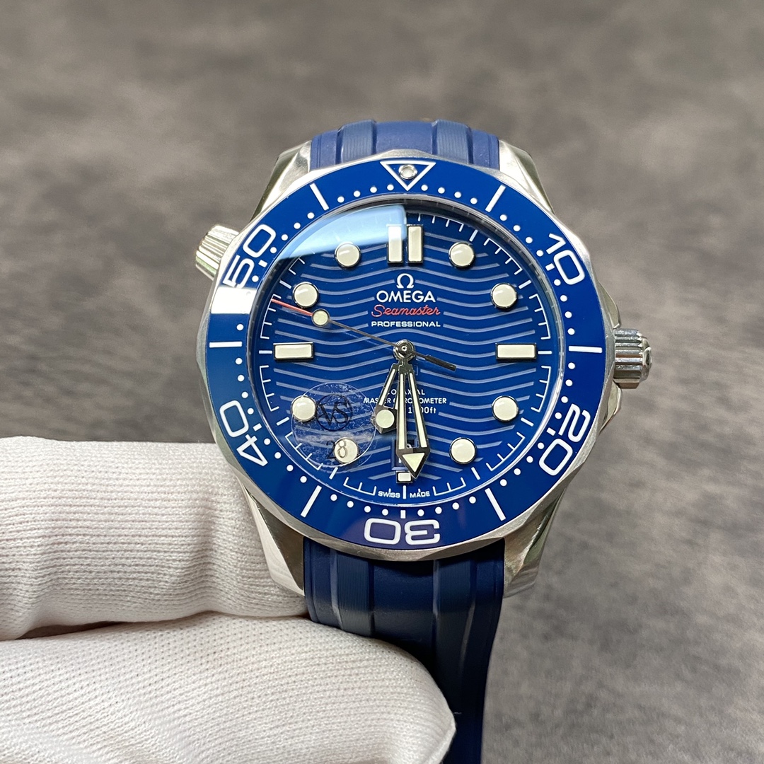 Omega Seamaster White 8800 42mm VS