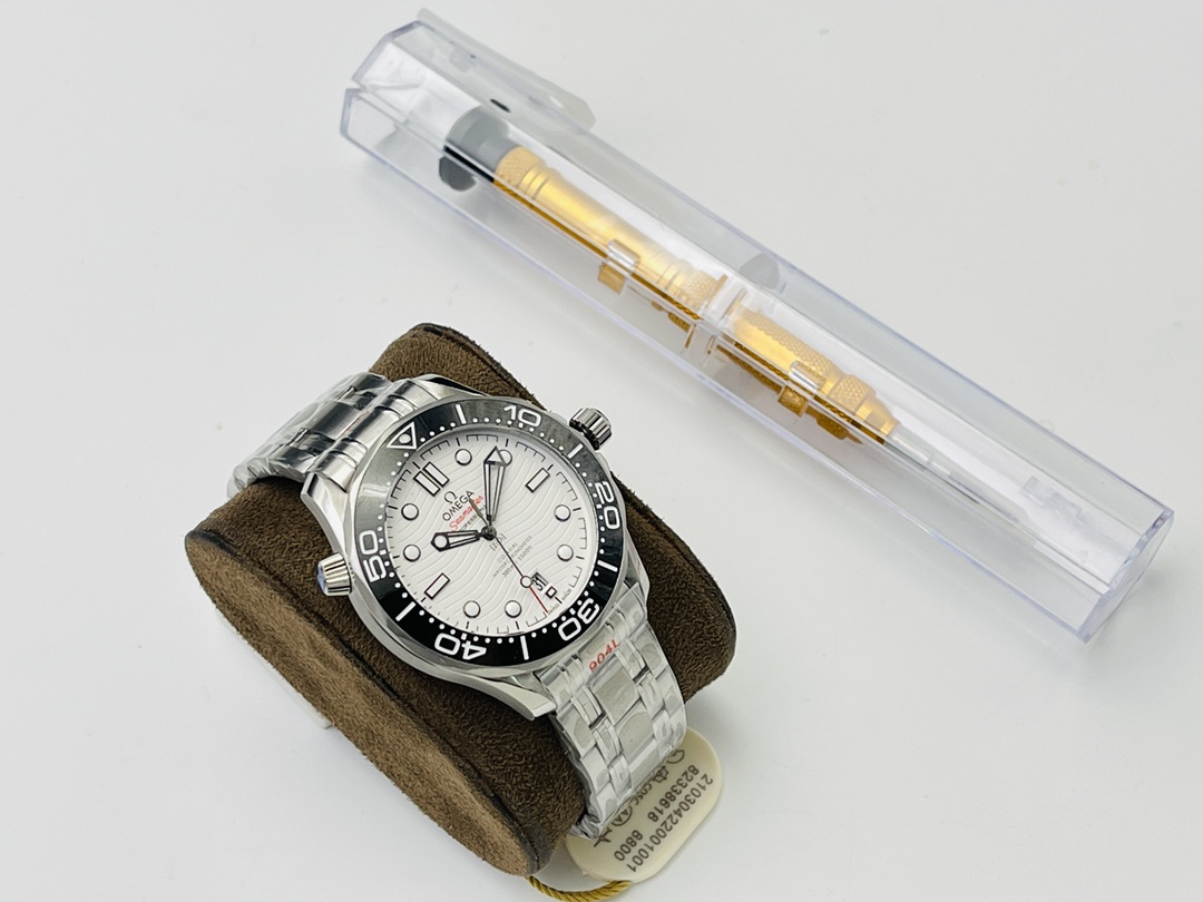 Omega Seamaster White