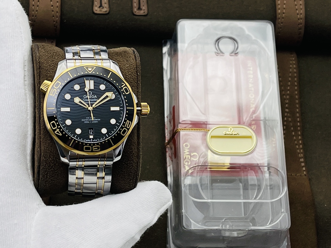 Omega Seamaster Yellow Gold 8800 42mm VS