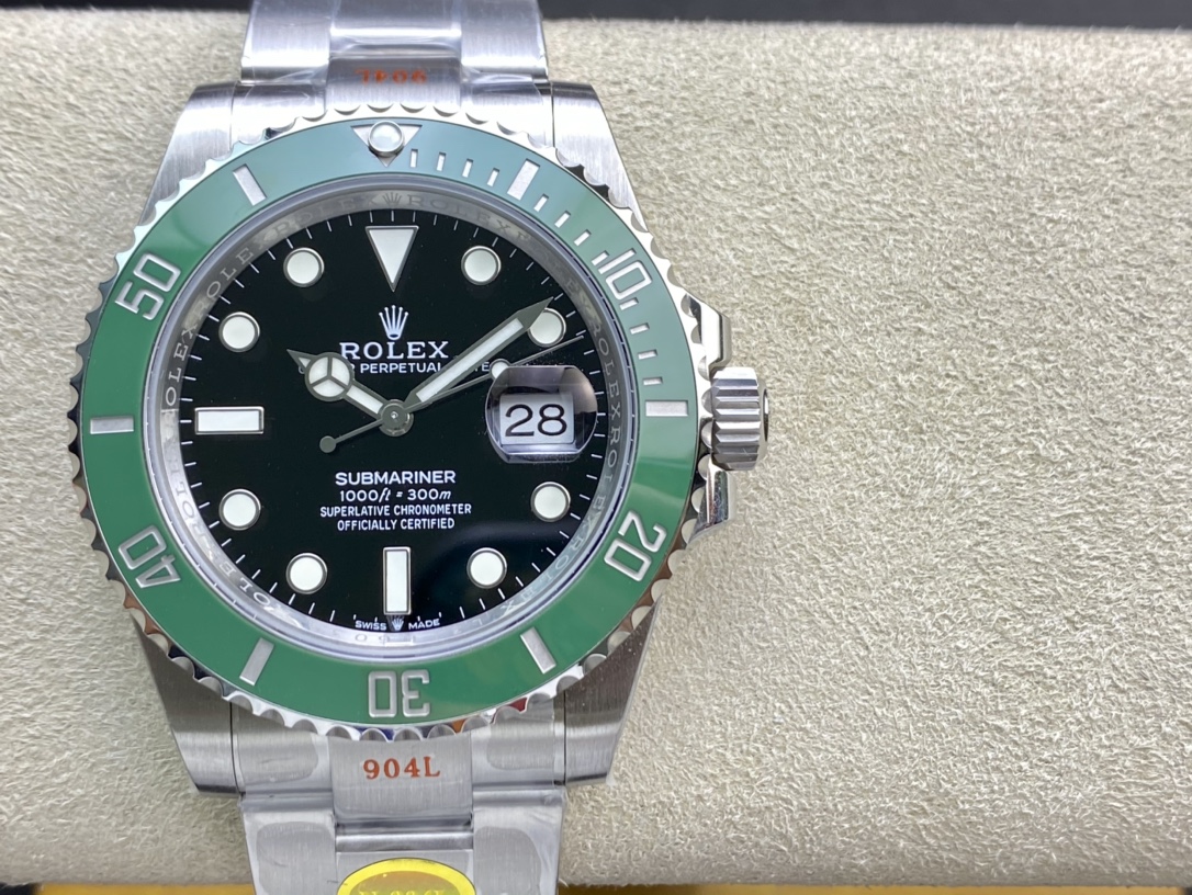 Rolex Submariner Green 2020 41mm NOOB
