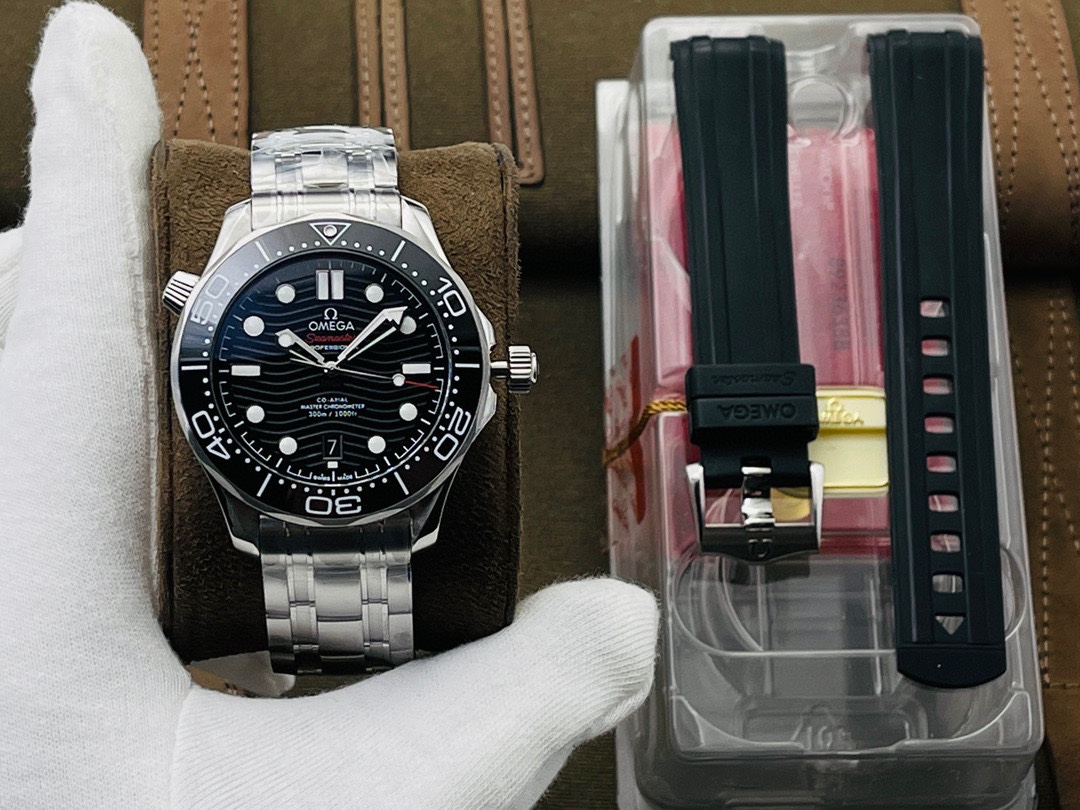 Omega Seamaster Black 8800 42mm VS