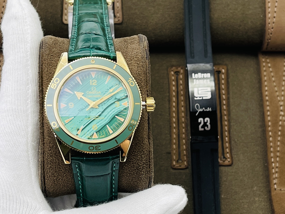 Omega Seamaster Green 8913