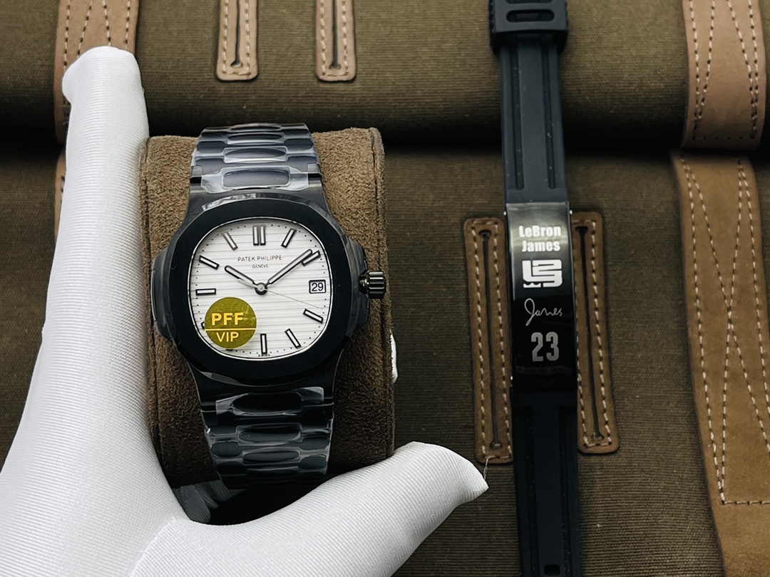 Patek Philippe Aquanaut Black