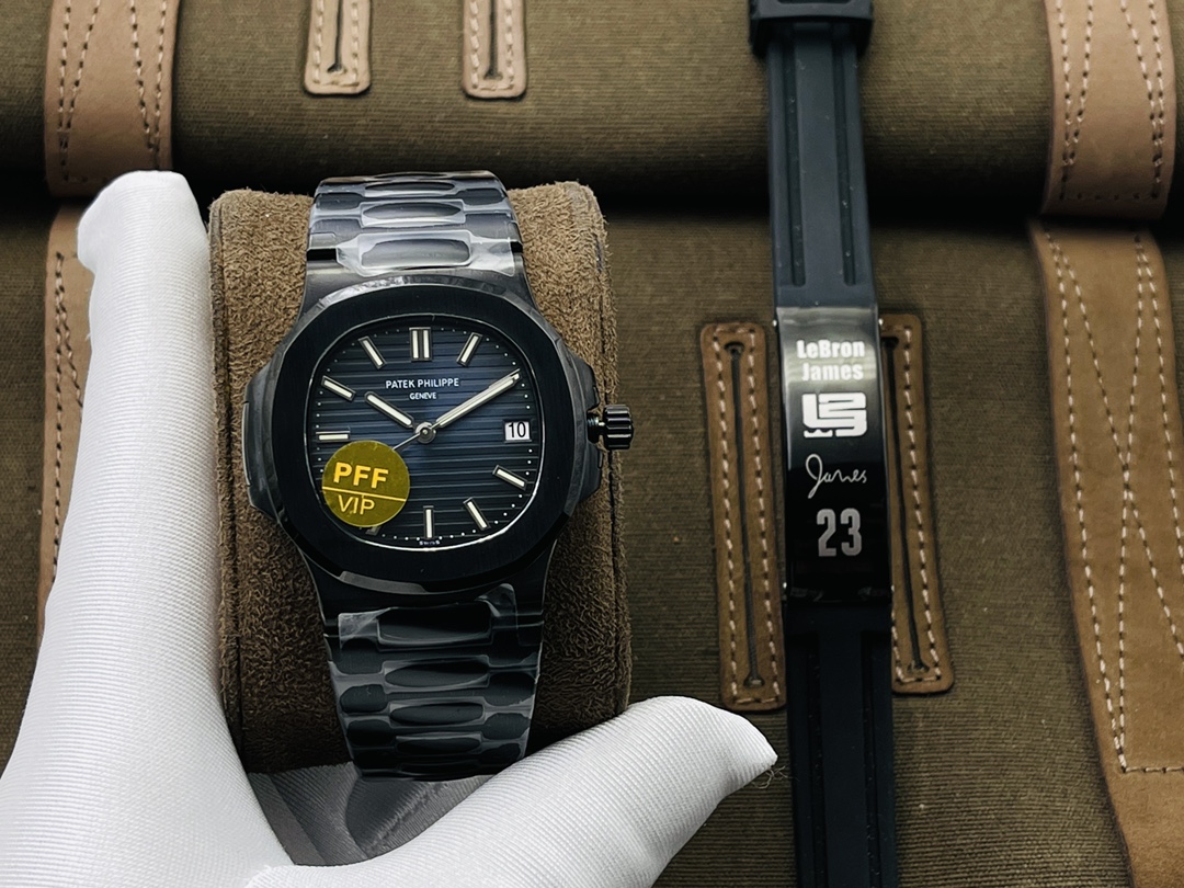 Patek Philippe Aquanaut Black