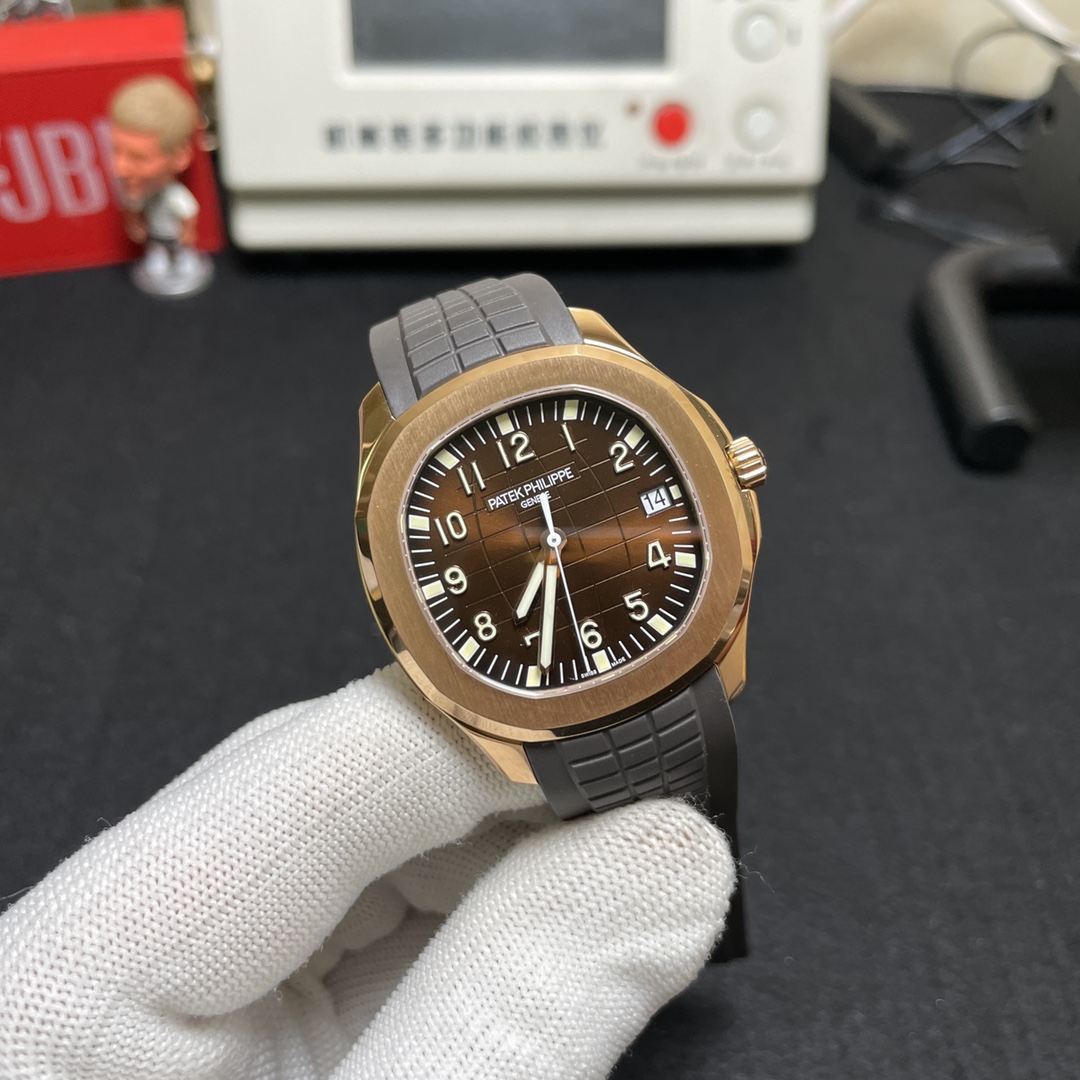 Patek Philippe Aquanaut Rose Gold 3K