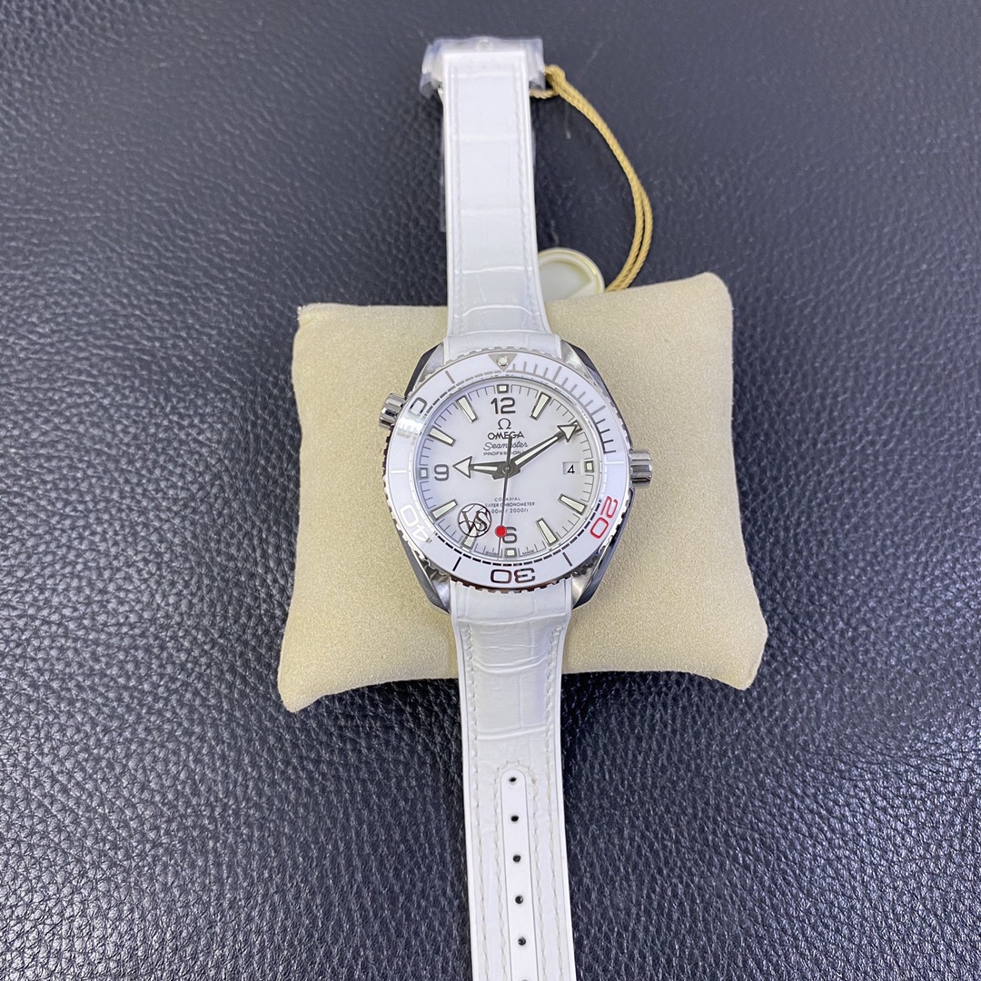 Omega White 39.5mm VS