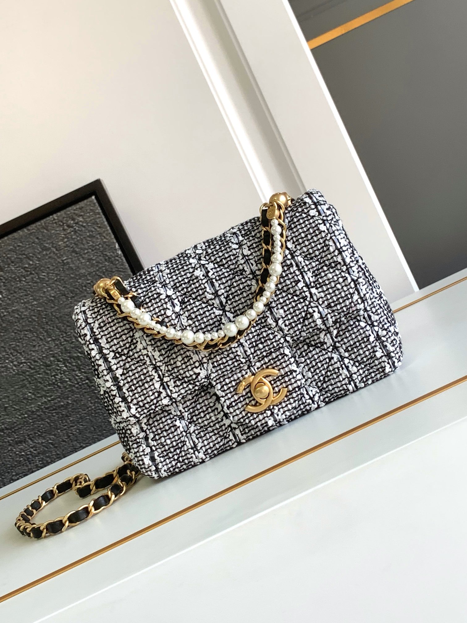 Chanel Black Bag 0640