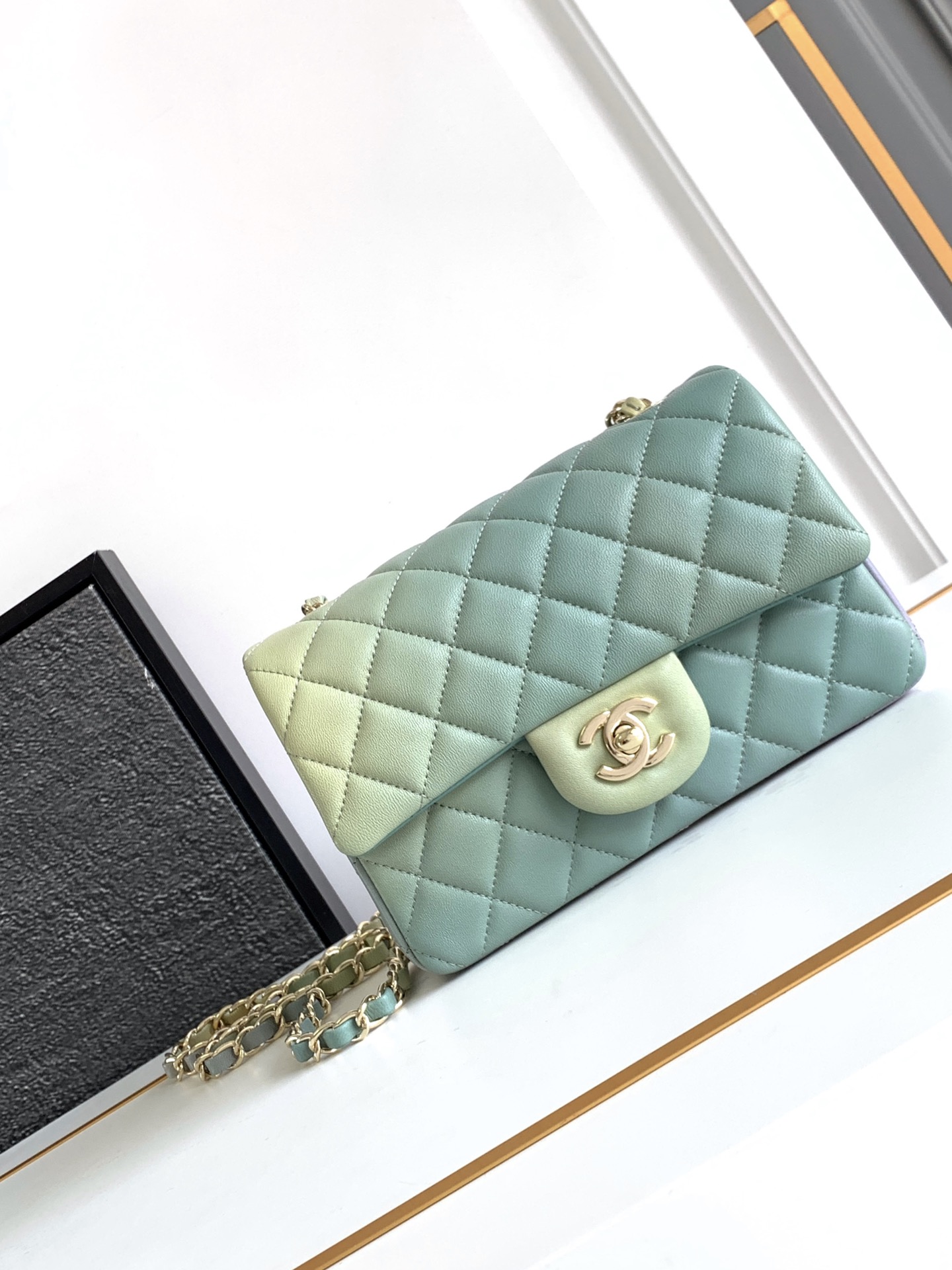 Chanel Blue 1116