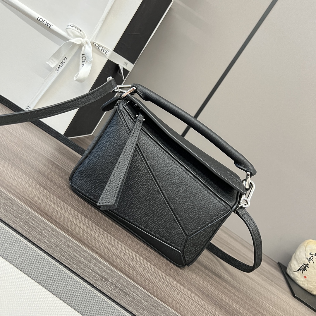 Loewe Puzzle 061838 18×12.5×8cm