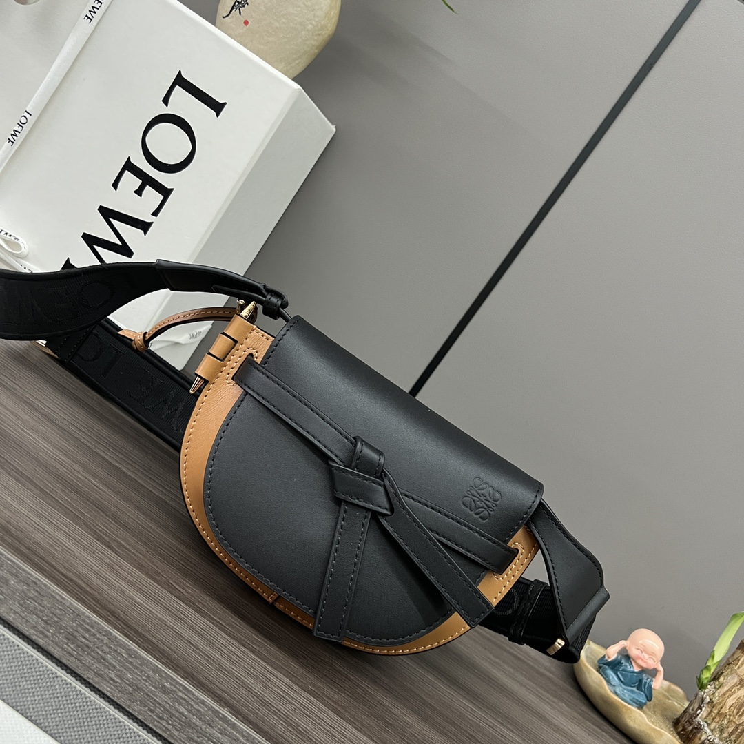 Loewe Saddle Gold 61824 21×12.5×9.5cm