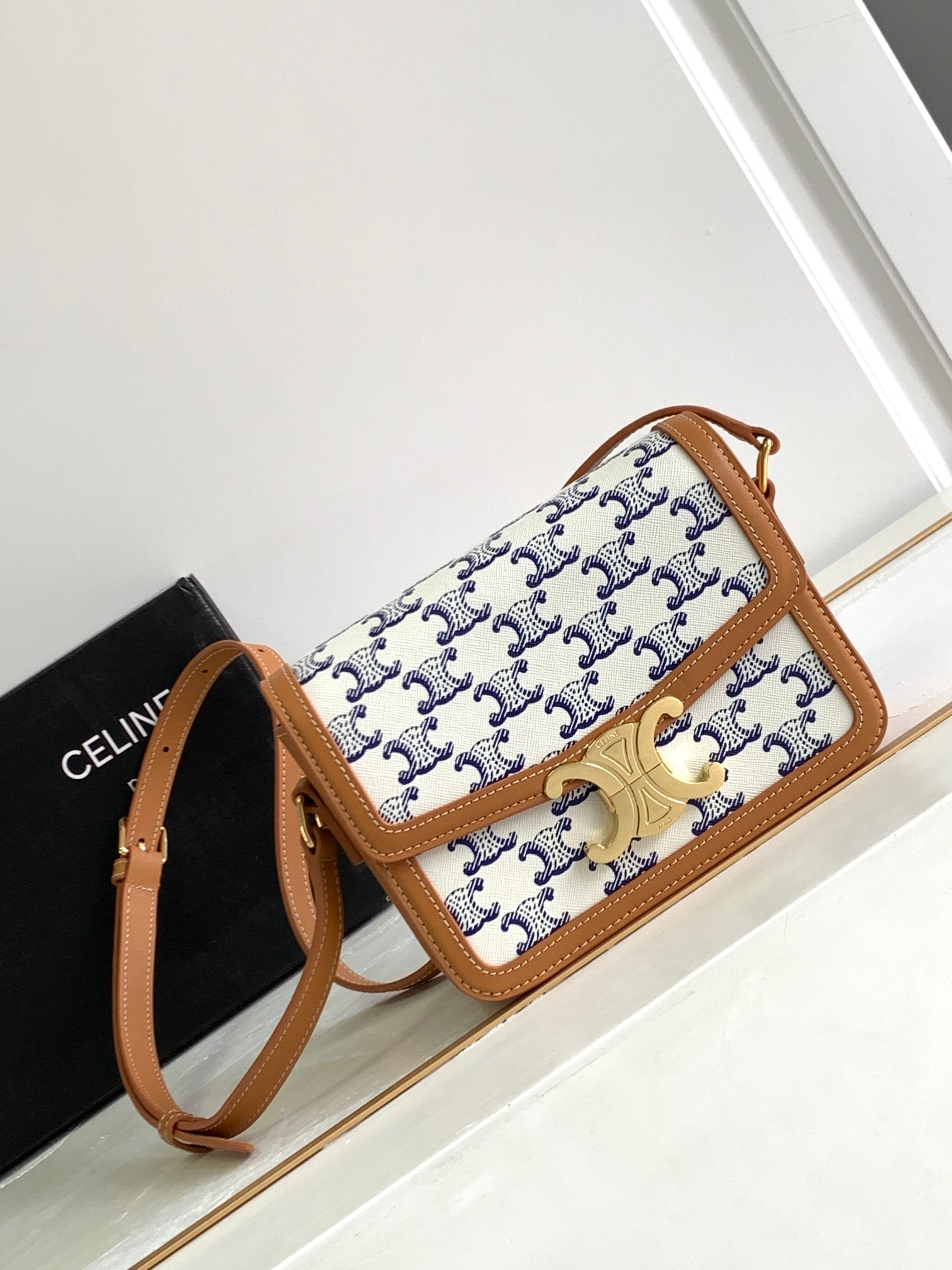 Celine Triomphe 188423 18.5×14×6cm