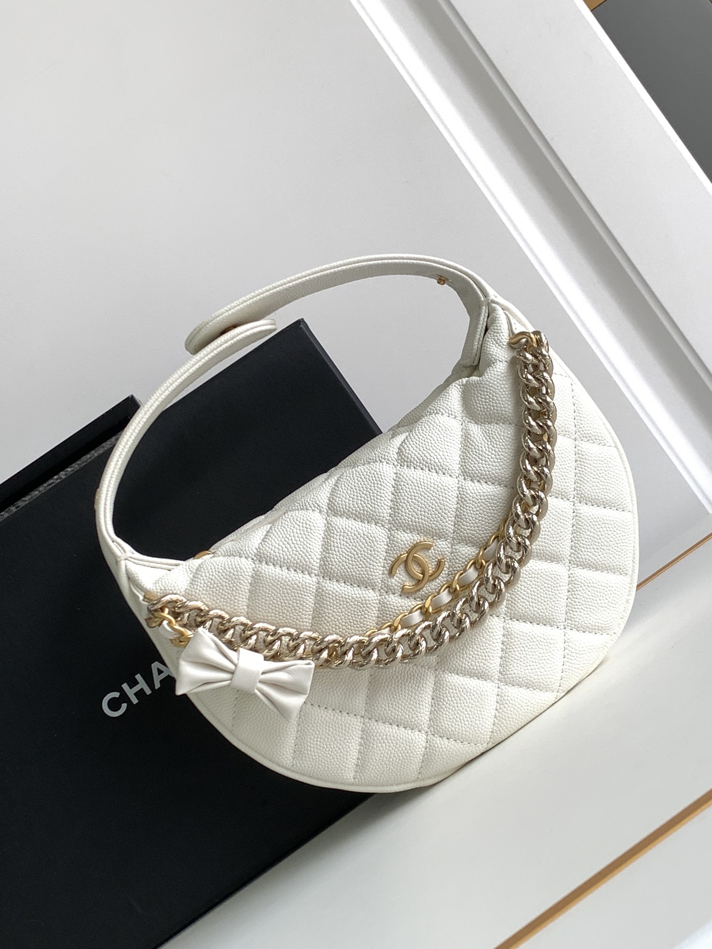 Chanel Black Bag 0665