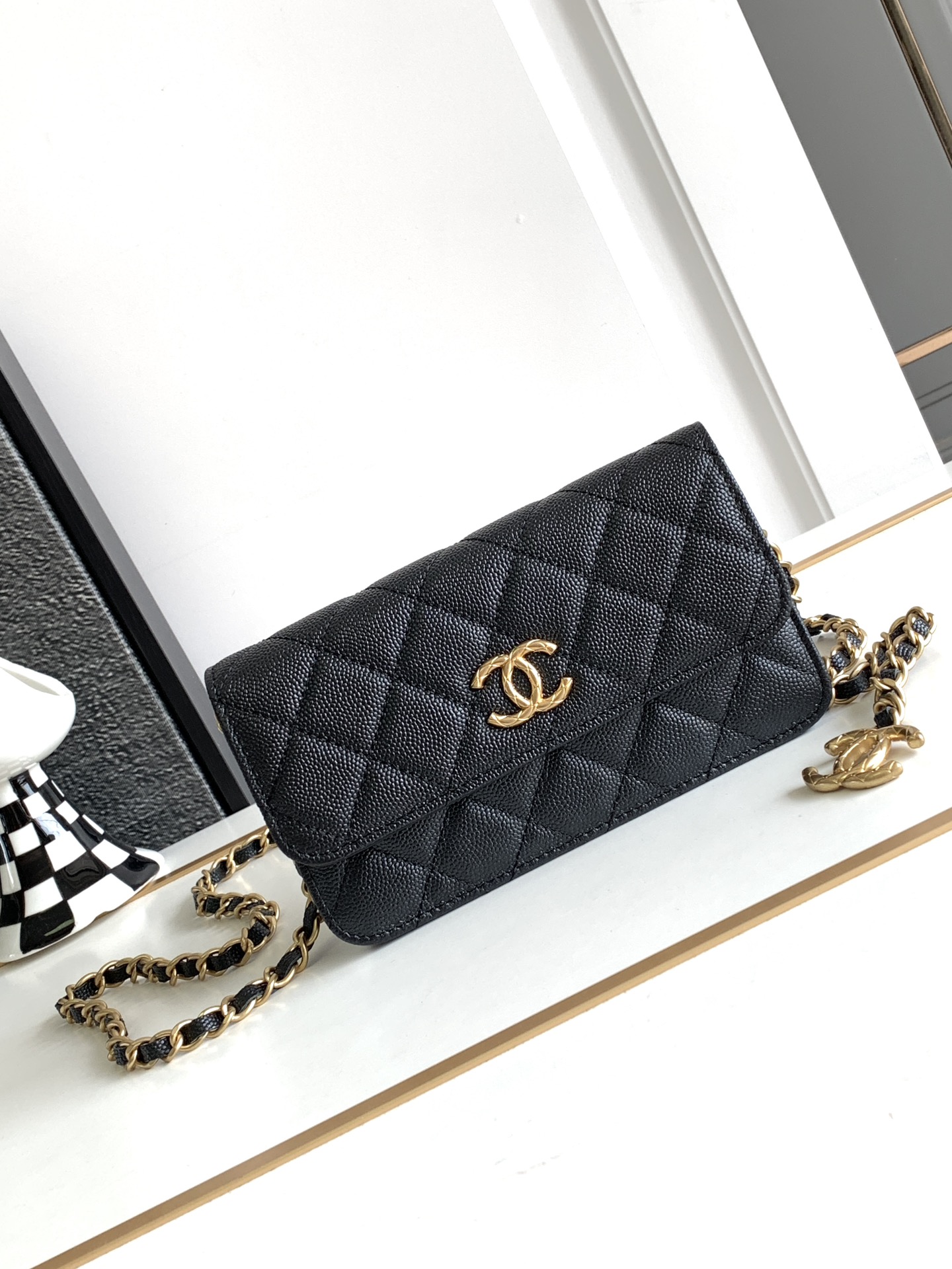 Chanel Black Bag 0690
