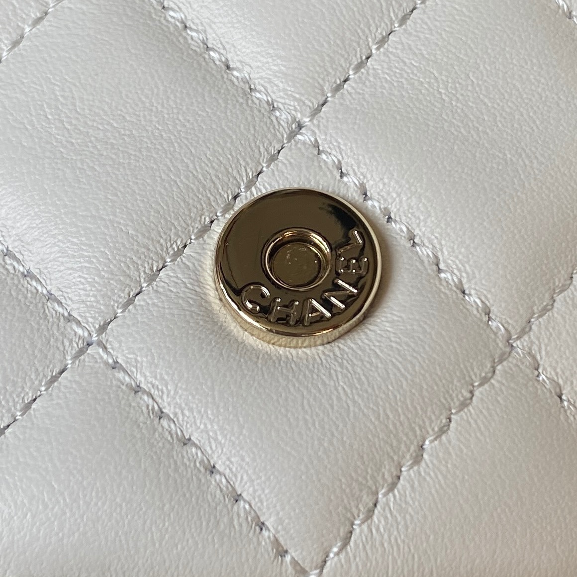 Chanel Gold Bag 0829