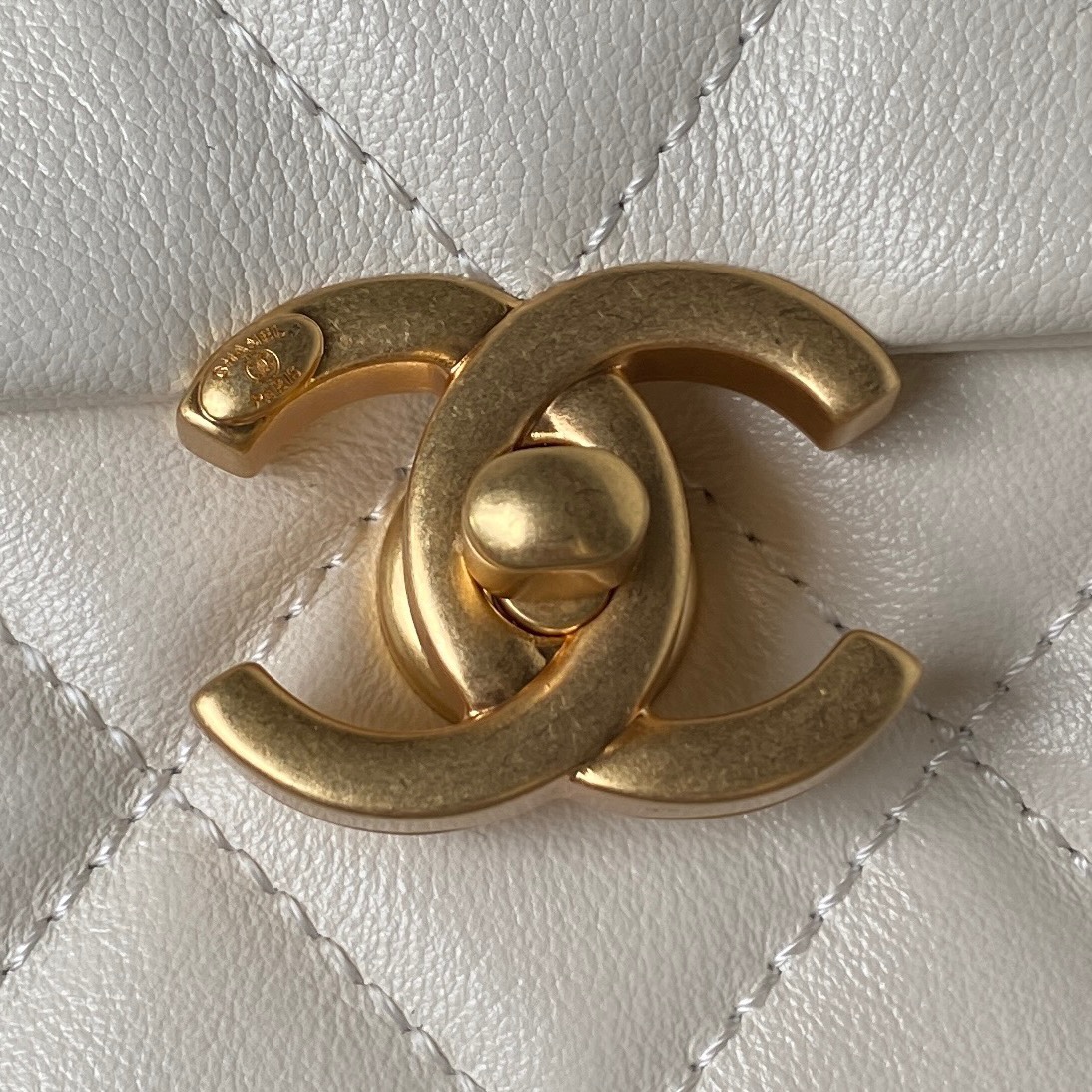 Chanel Black 14×21×10cm