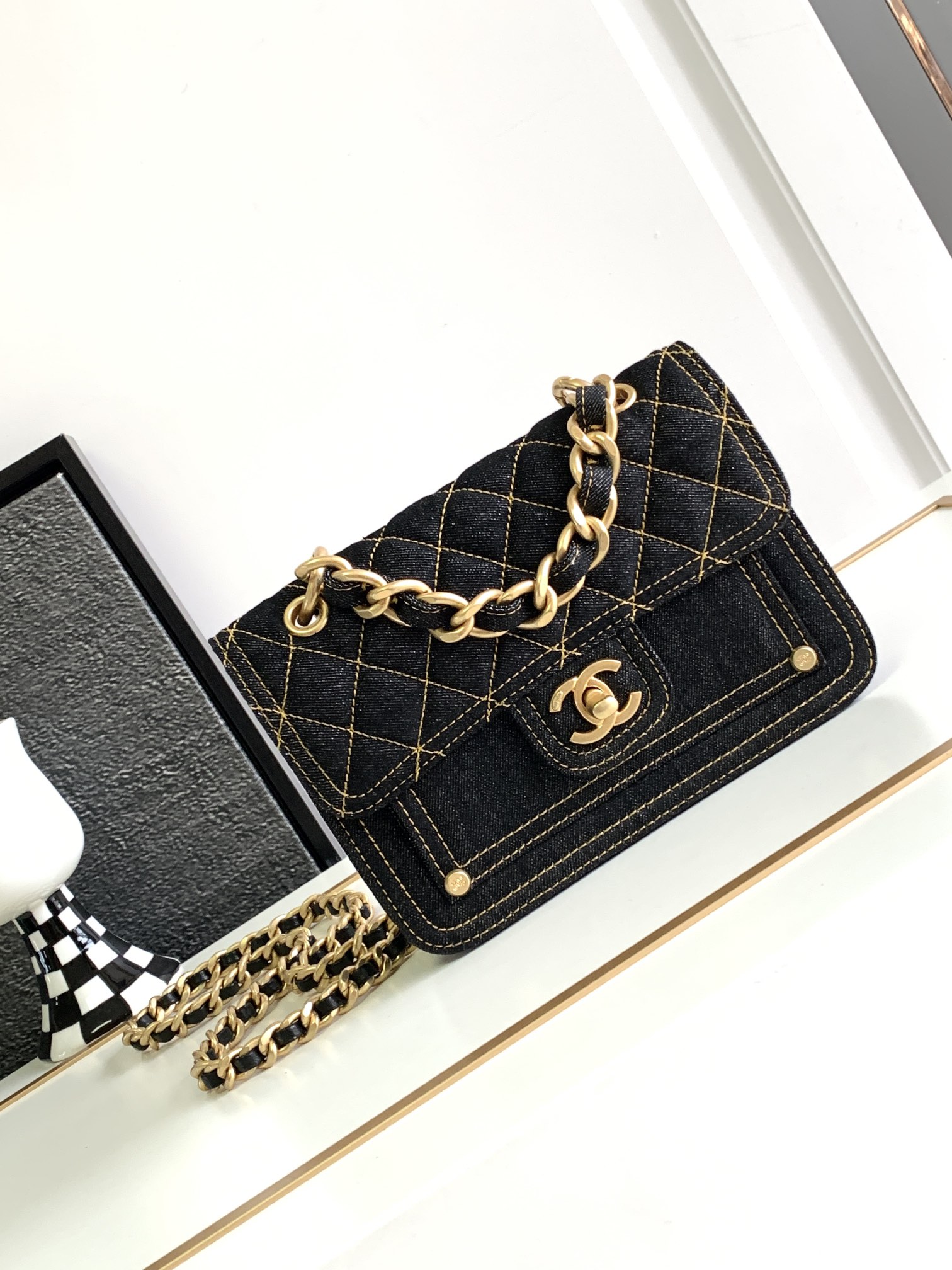 Chanel Black 19×14×5cm