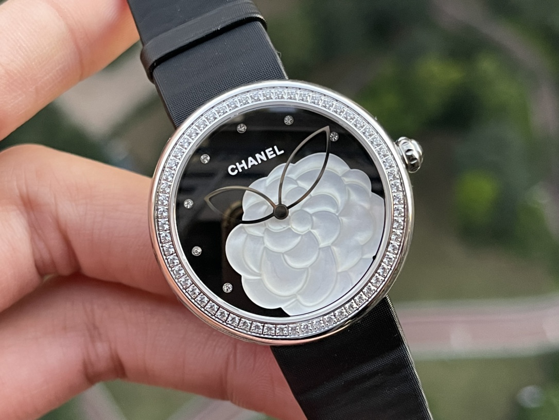 Chanel Black 37.5mm