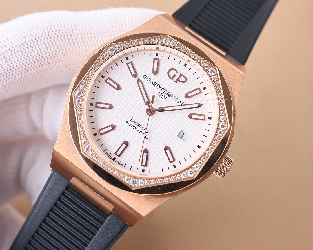 Girard-Perregaux Blue 42mm