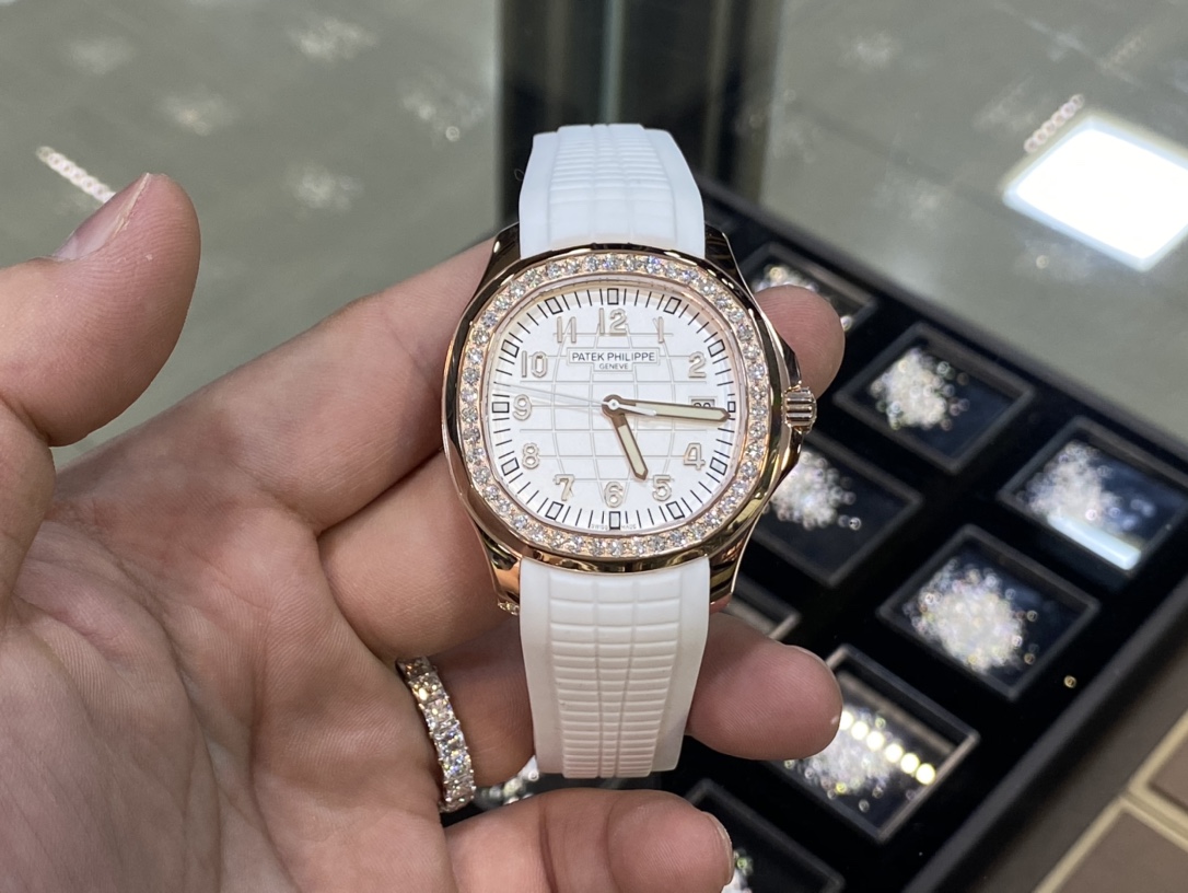 Patek Philippe Aquanaut White 40mm