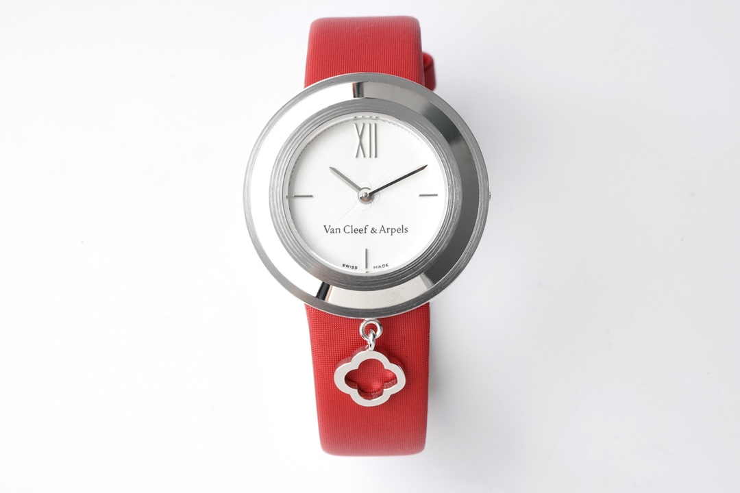 Van Cleef & Arpels White 32mm