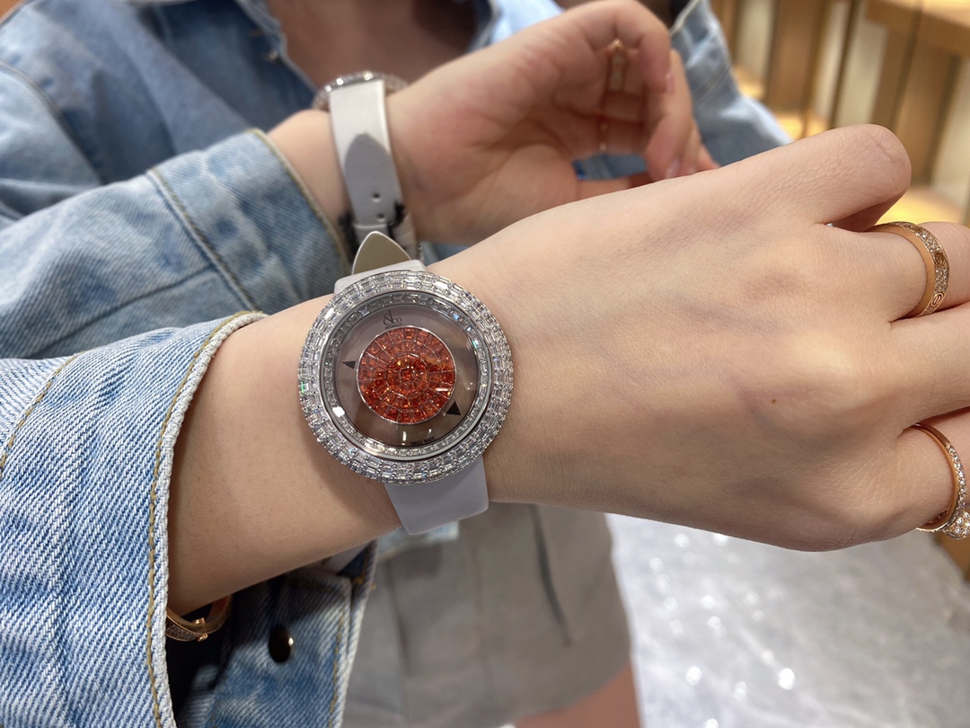 Jacob & Co. Diamond 1042 38mm