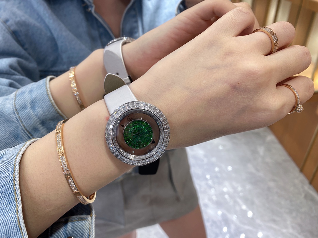 Jacob & Co. Diamond 1042 38mm