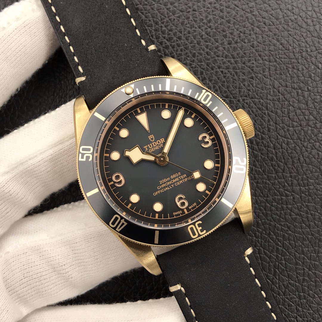 Tudor Grey 9015