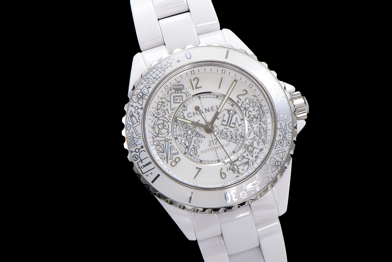 Chanel Black 33mm