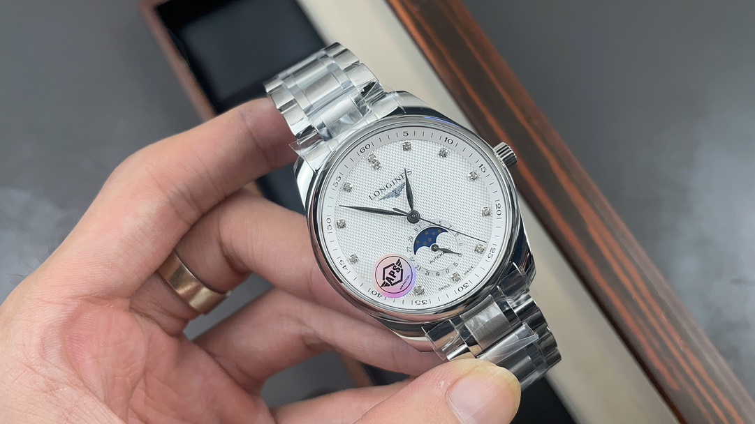 Longines White Watch 8252