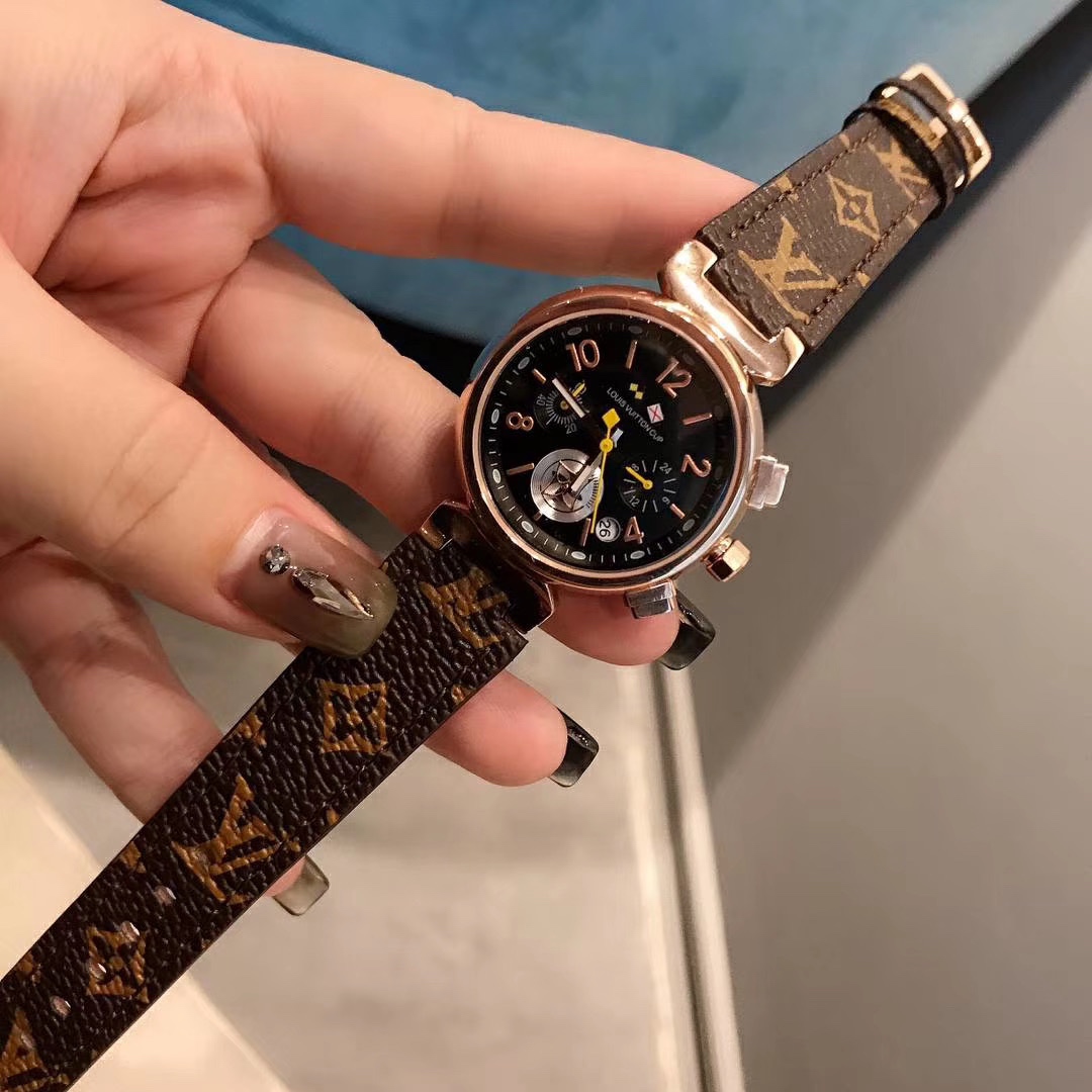 Louis Vuitton 33mm Watch 16058