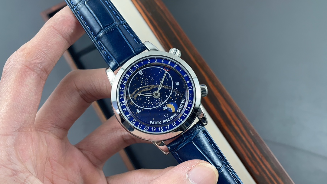 Patek Philippe 43mm Watch 5285