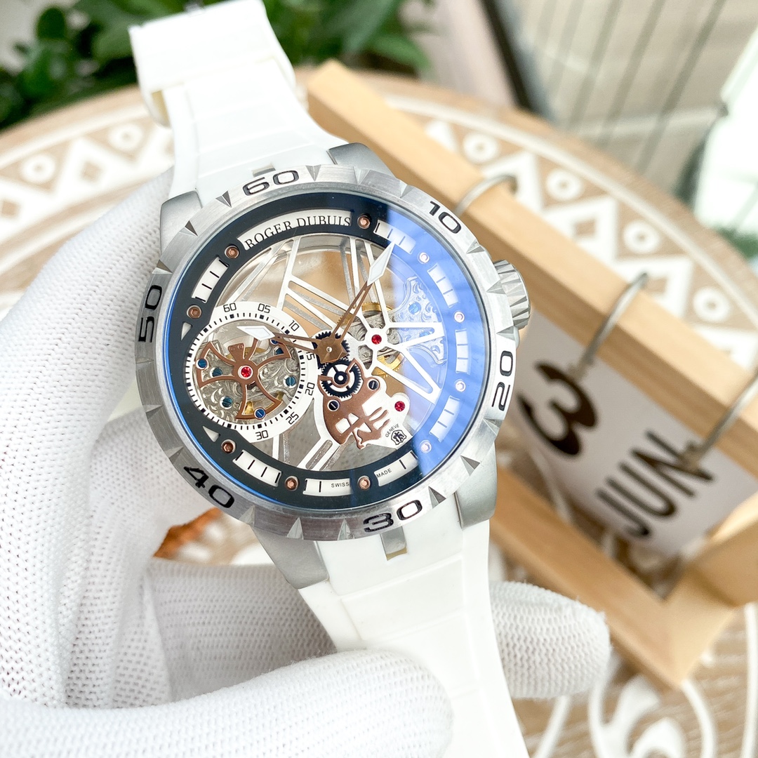 Roger Dubuis Black 45mm