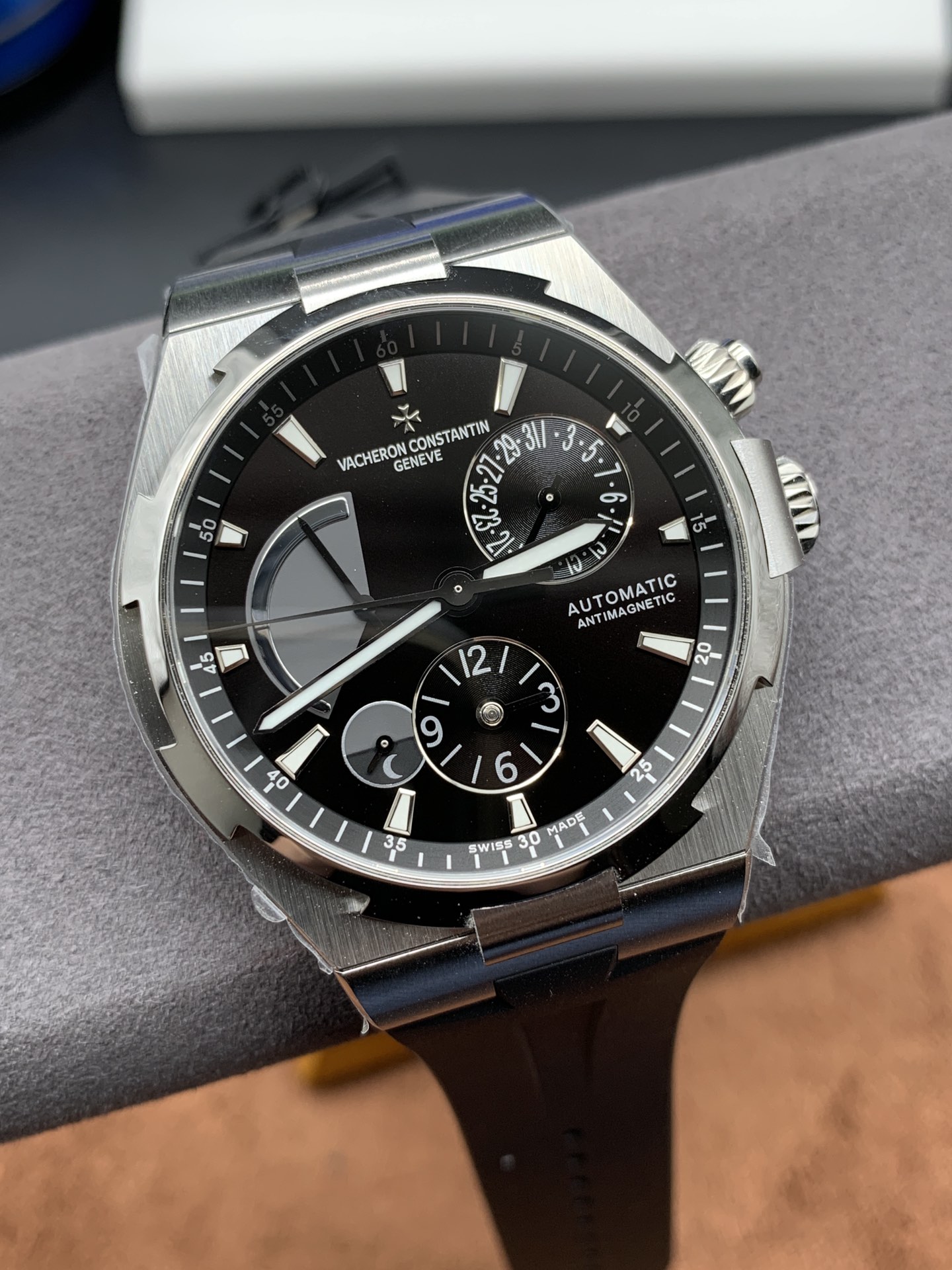 Vacheron Constantin Overseas Watch 4712