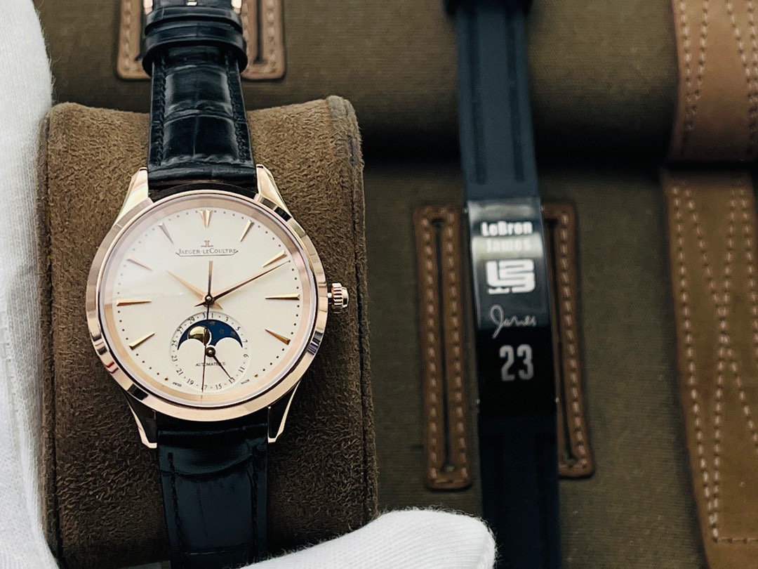 Jaeger-LeCoultre Blue 9015 34mm