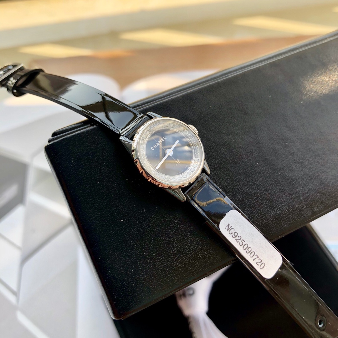 Chanel Black 19mm