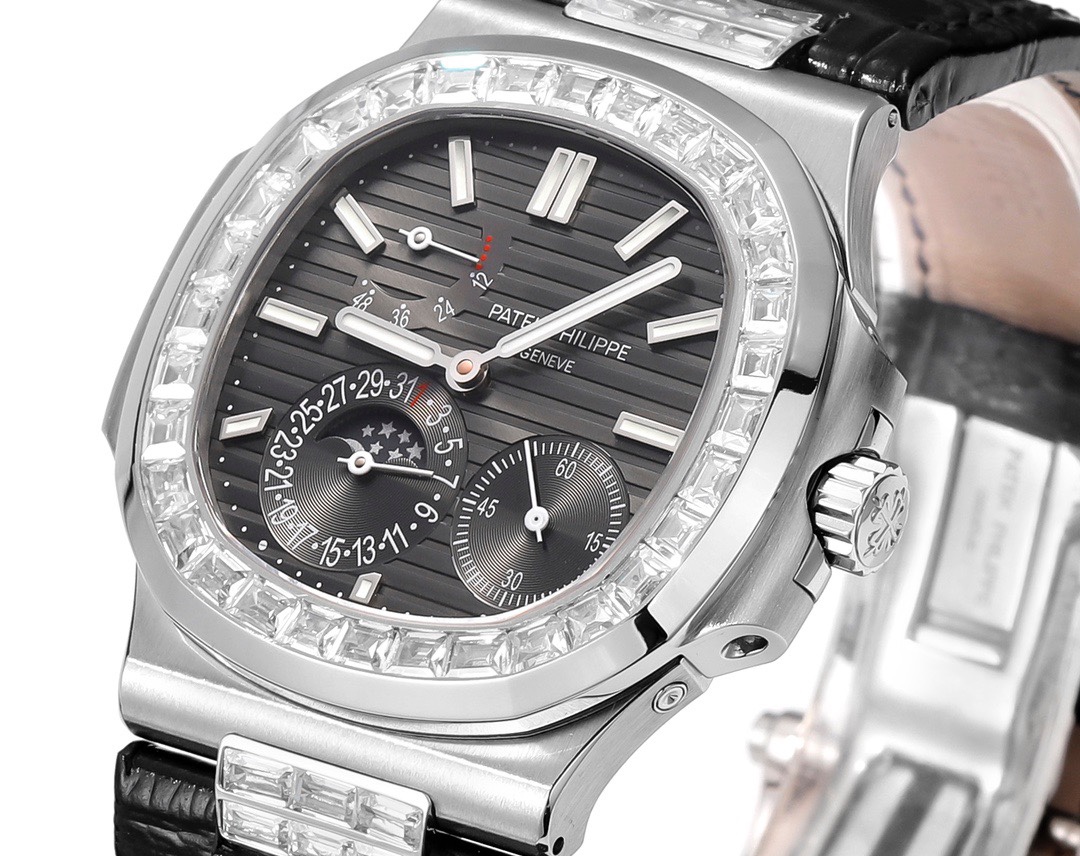 Patek Philippe Nautilus 5712GR
