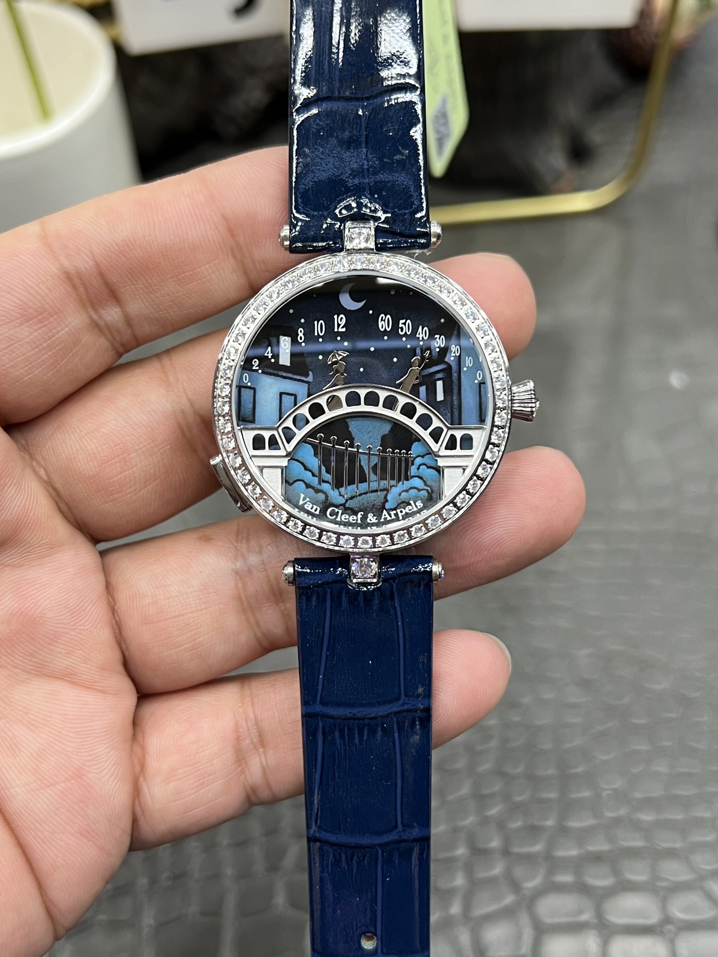 Van Cleef & Arpels 38mm Watch 16167