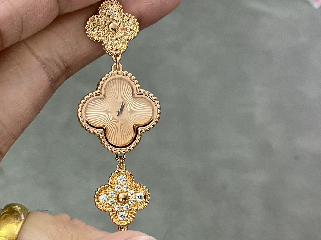 Van Cleef & Arpels White 27mm