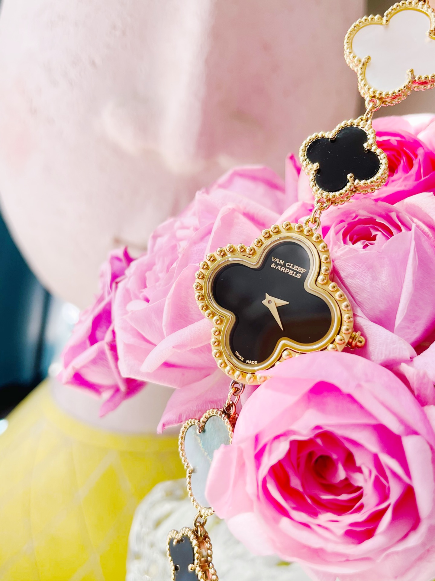 Van Cleef & Arpels White 27mm