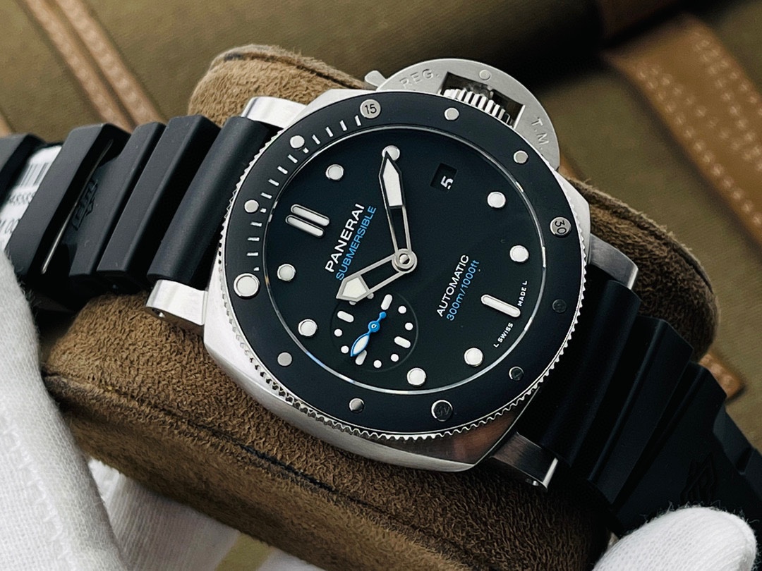 Panerai Ceramic 42mm VS