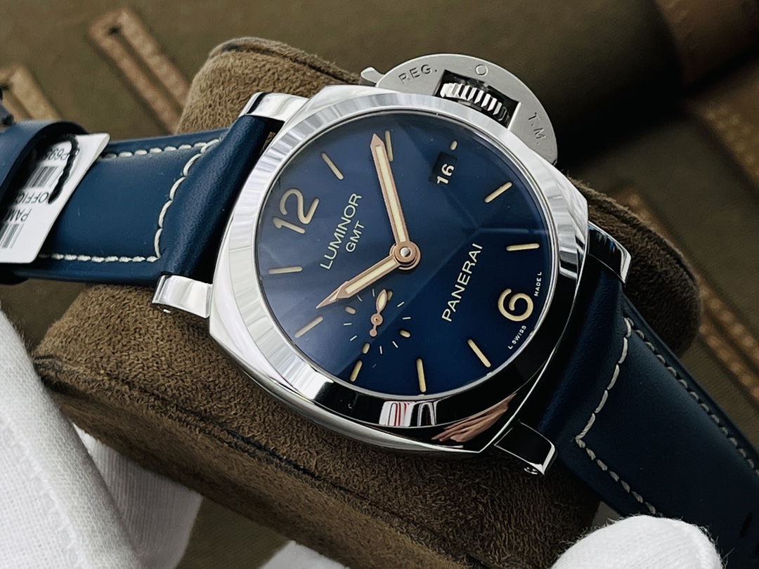 Panerai Blue VS