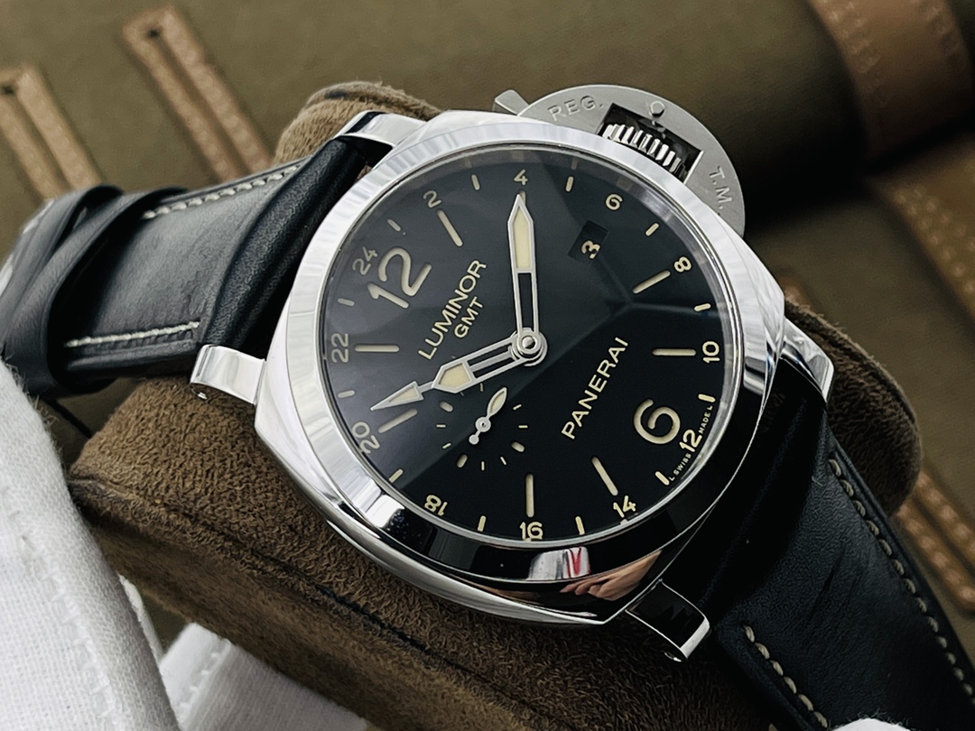 Panerai Blue VS
