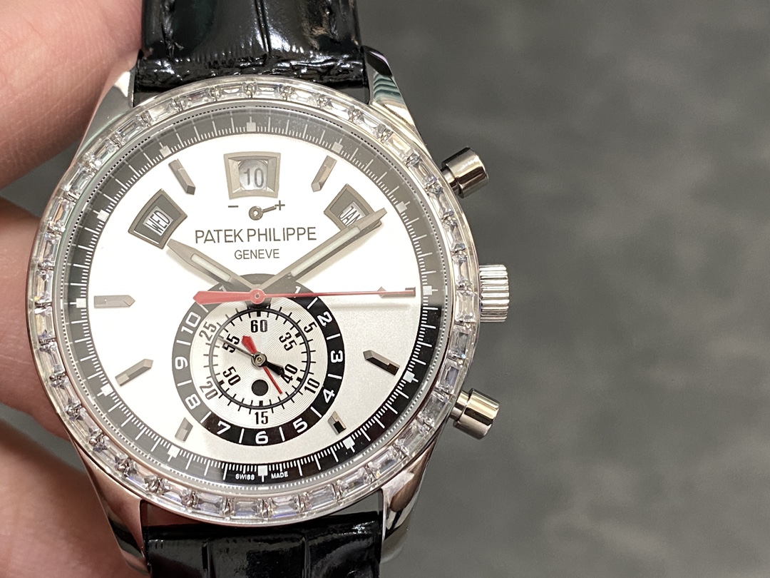 Patek Philippe Nautilus 5905R-010 TW