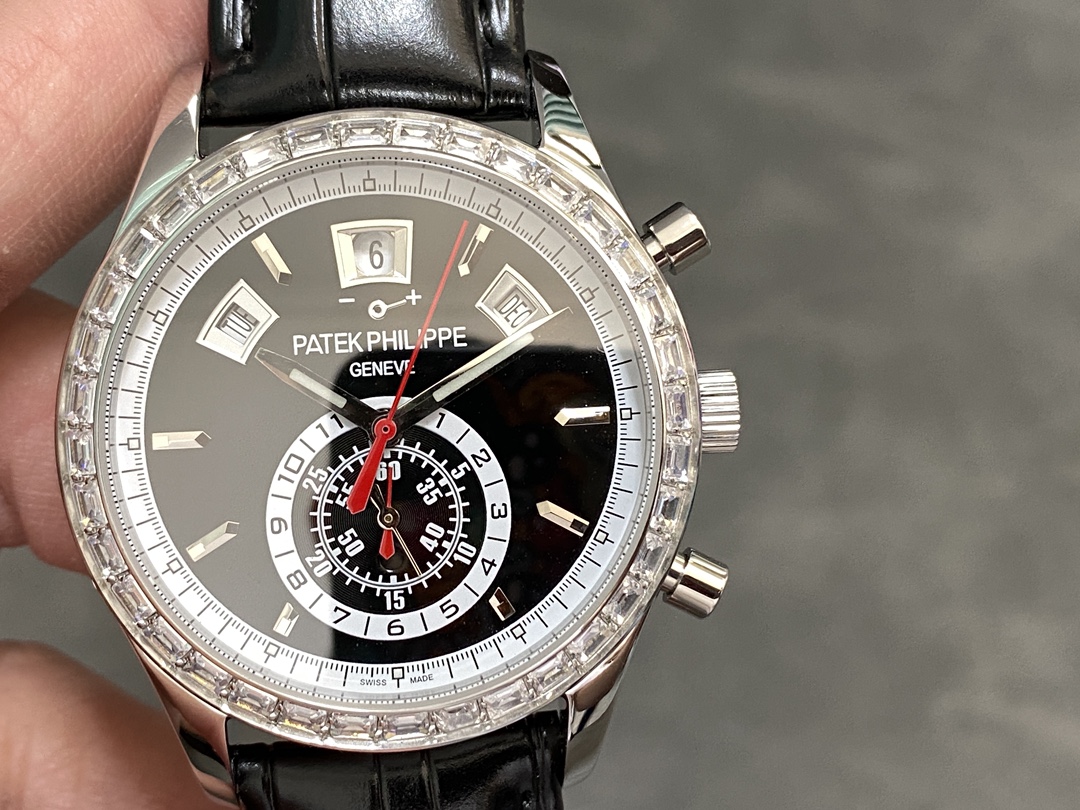 Patek Philippe Nautilus 5905R-010 TW